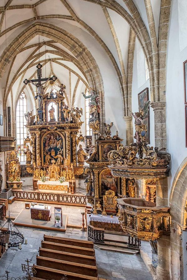 Innenraum der Wallfahrtskirche St. Leonhard bei Tamsweg